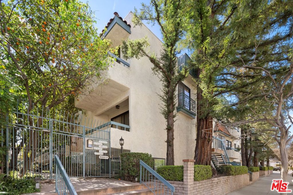 17832 Margate Street Property Photo
