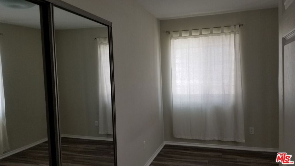 1716 W 45th Street Property Photo 9