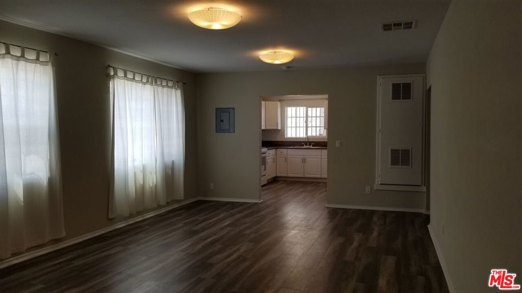 1716 W 45th Street Property Photo 10