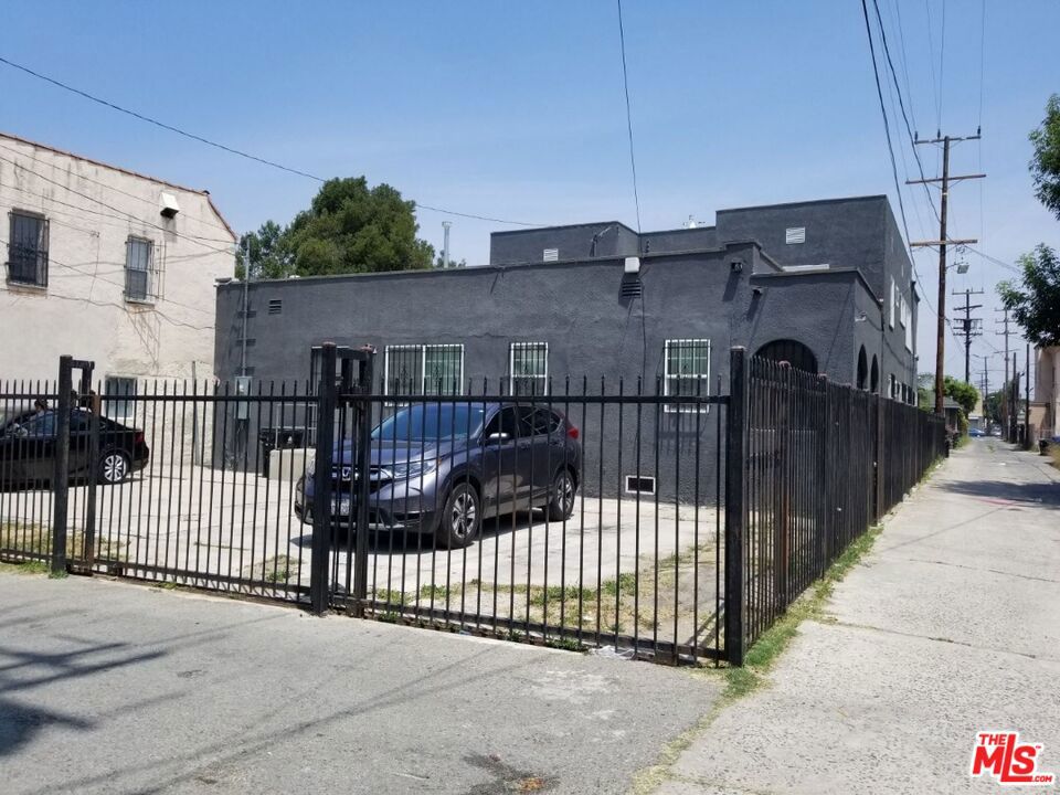 1716 W 45th Street Property Photo 17