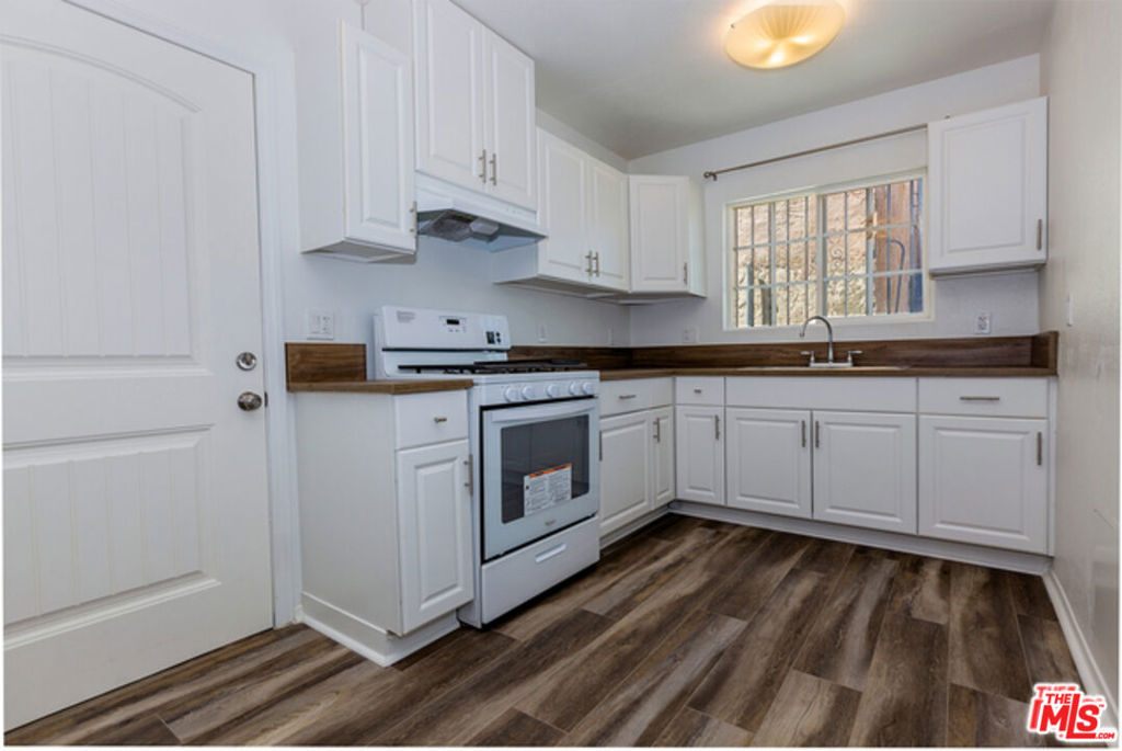 1716 W 45th Street Property Photo 22
