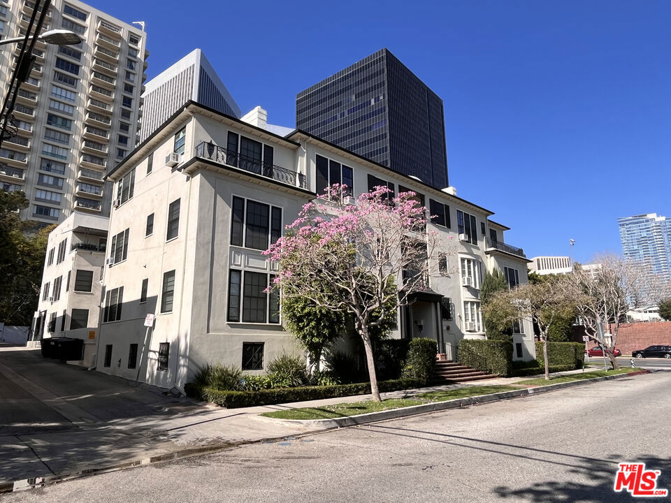 90212 Real Estate Listings Main Image