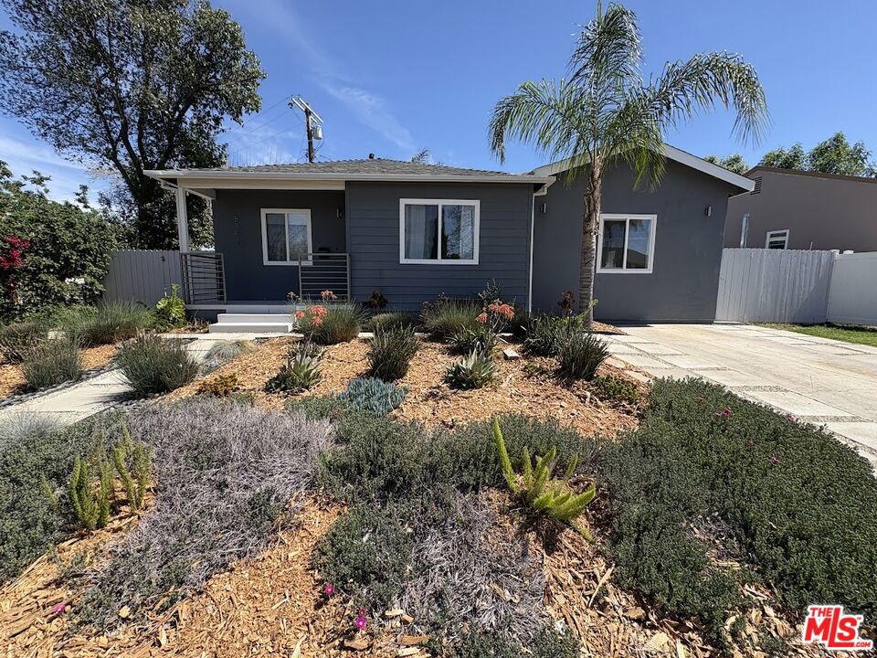 5752 Zelzah Avenue Property Photo