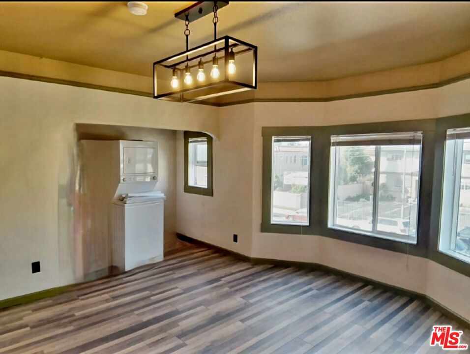 702 W 30th Street Property Photo 2