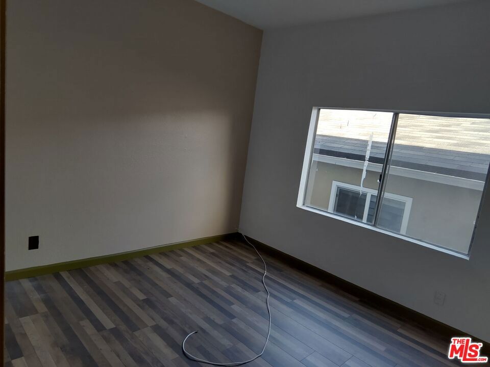 702 W 30th Street Property Photo 5