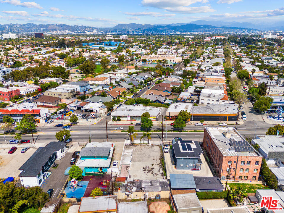 4430 W Pico Boulevard Property Photo 9