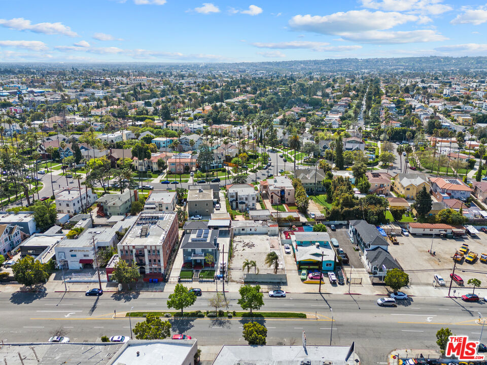 4430 W Pico Boulevard Property Photo 12