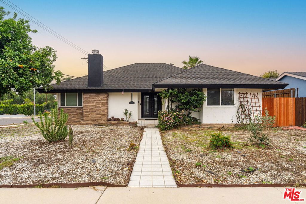 8901 Rubio Avenue Property Photo