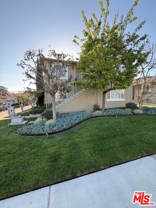 6103 S Fairfax Avenue Property Photo