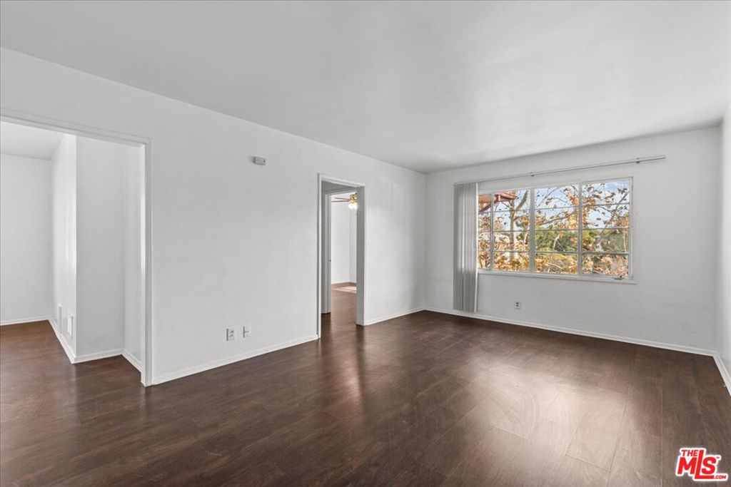 4045 Abourne Road D Property Photo