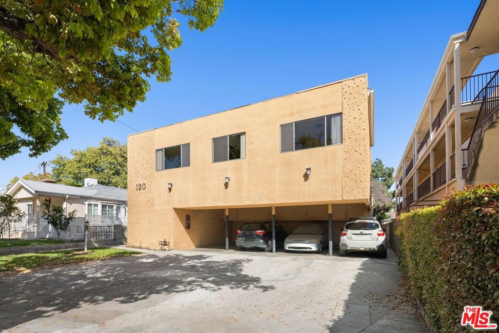 120 S Belmont Street Property Photo 2