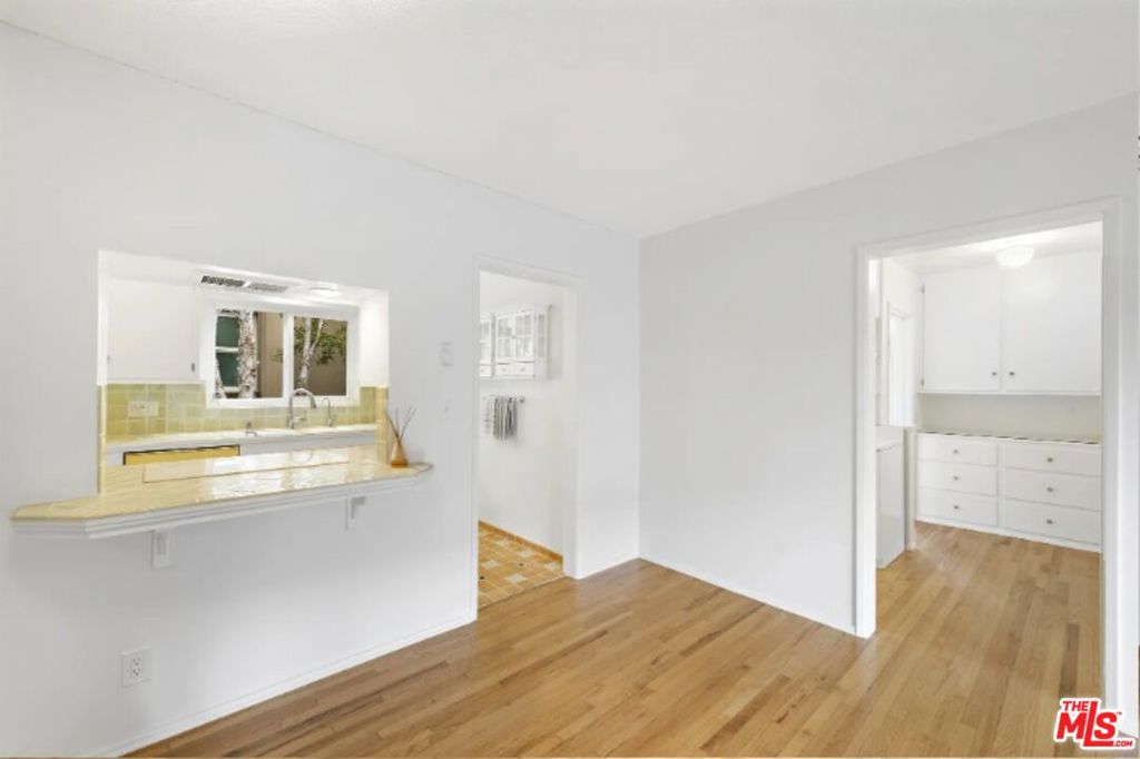 1570 Via Capri 2 Property Photo