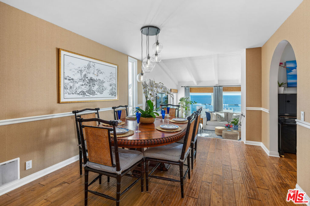 31658 Broad Beach Road Property Photo 12
