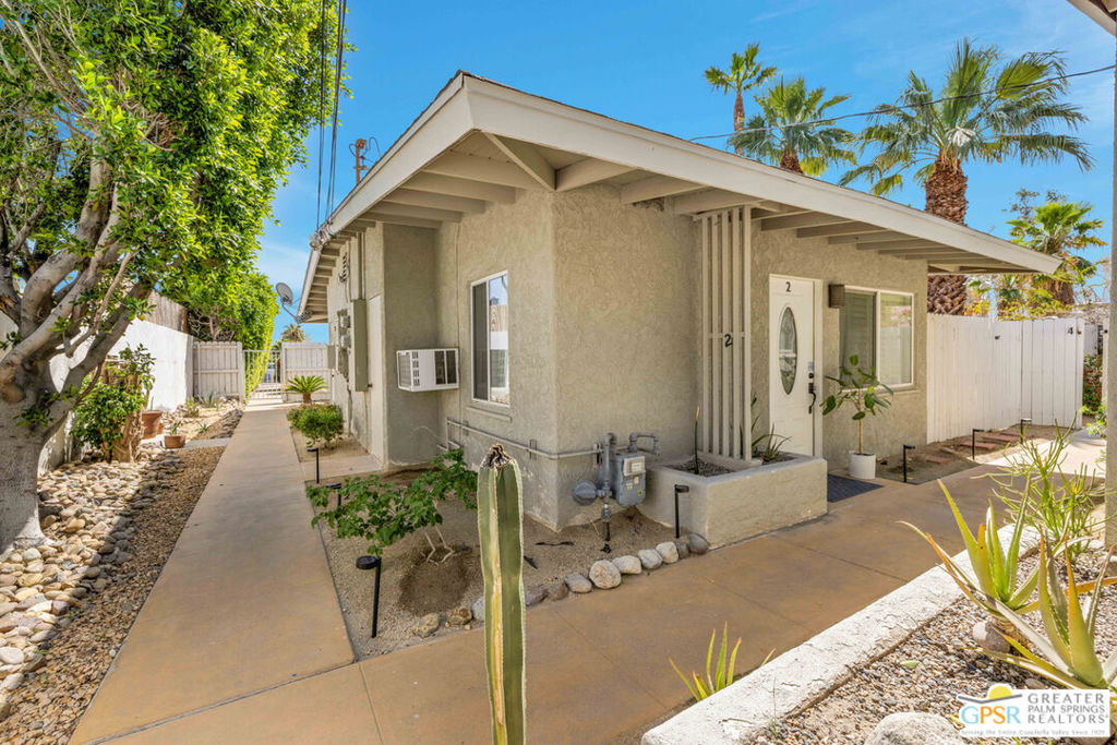 1315 N Indian Canyon Drive Property Photo 1