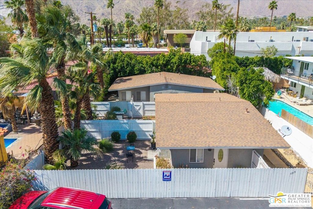1315 N Indian Canyon Drive Property Photo 4
