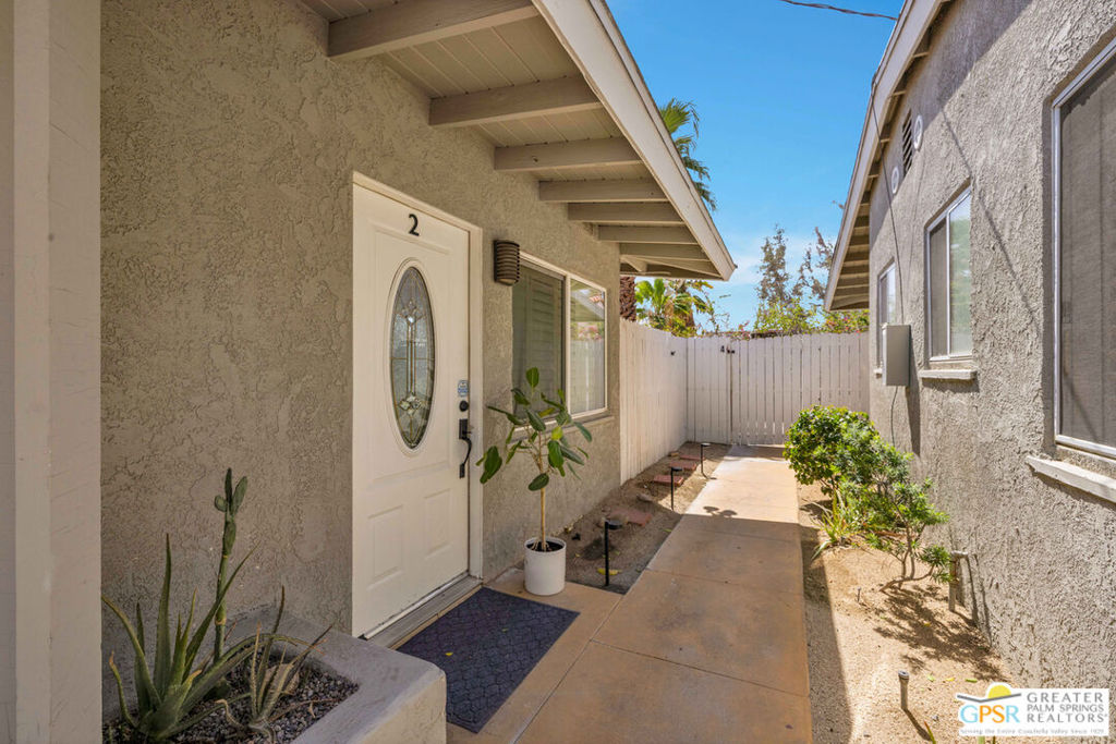 1315 N Indian Canyon Drive Property Photo 8