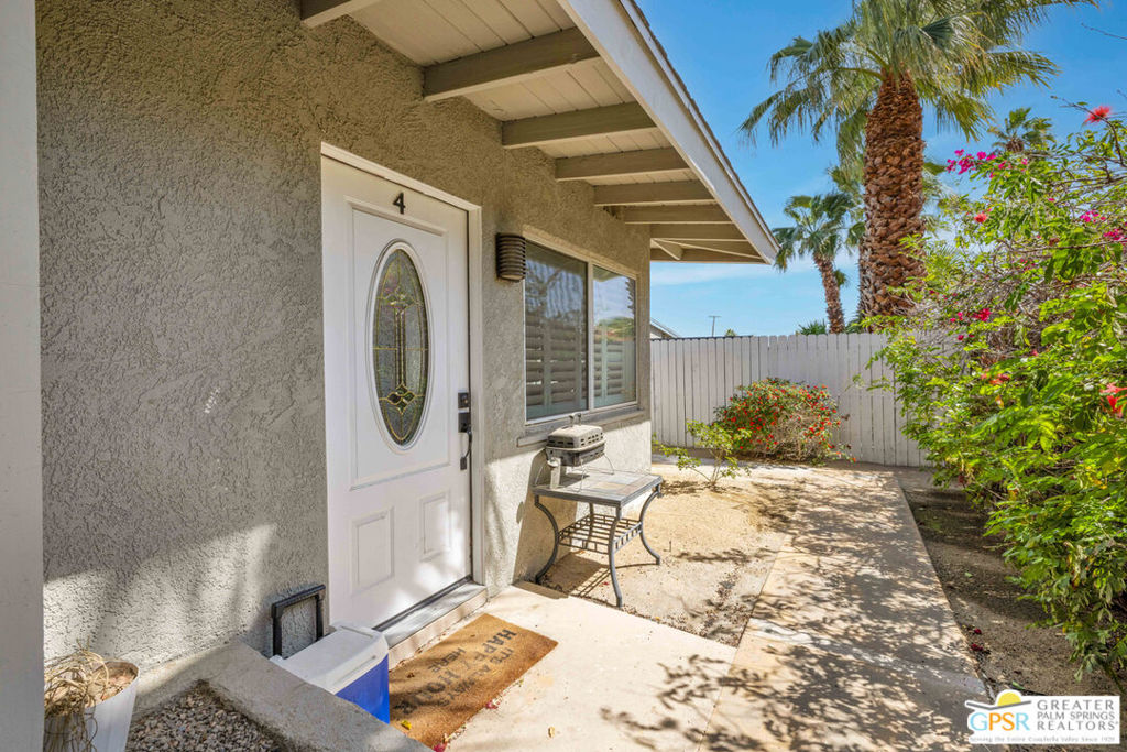 1315 N Indian Canyon Drive Property Photo 10