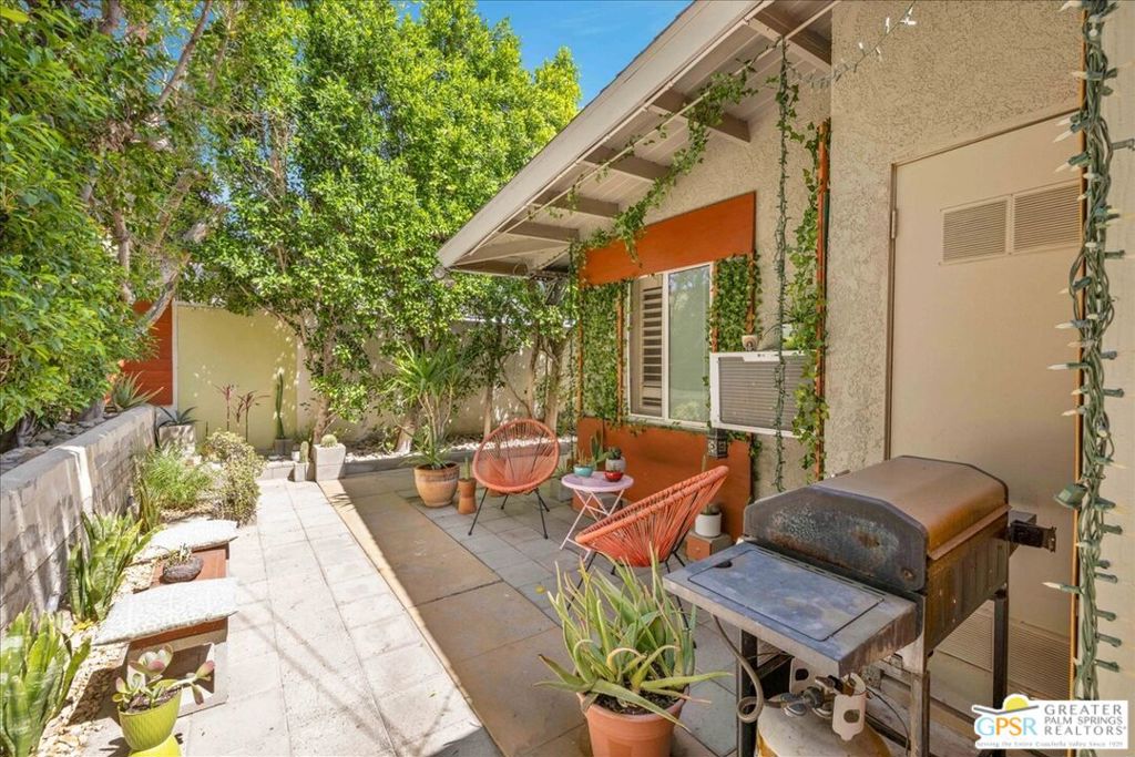 1315 N Indian Canyon Drive Property Photo 11