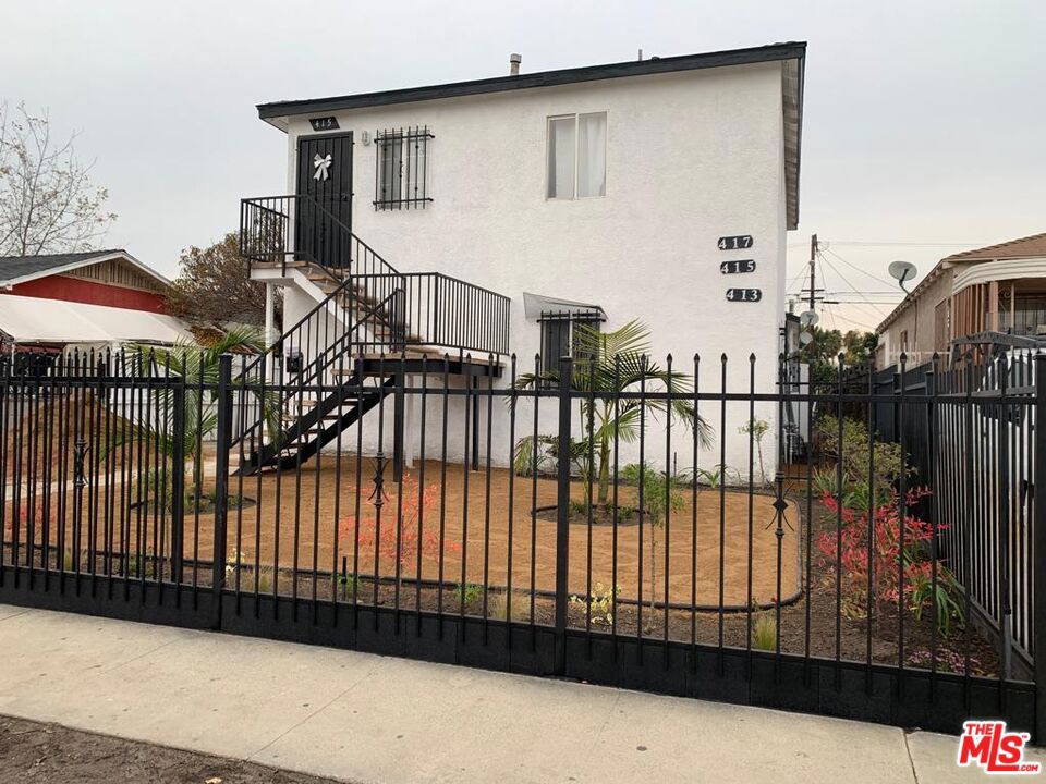 413 W 81st Street Property Photo 1