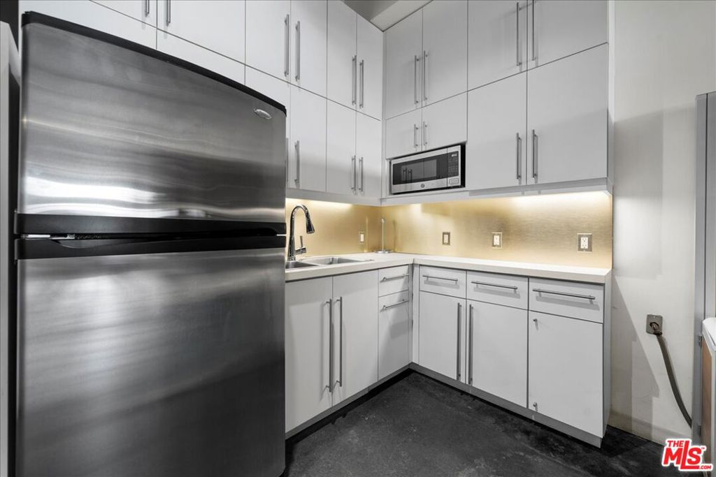 123 Richmond Street Property Photo 10