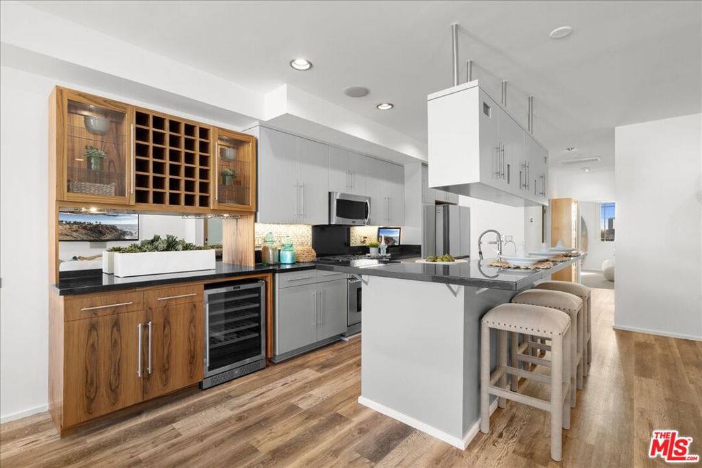 123 Richmond Street Property Photo 23