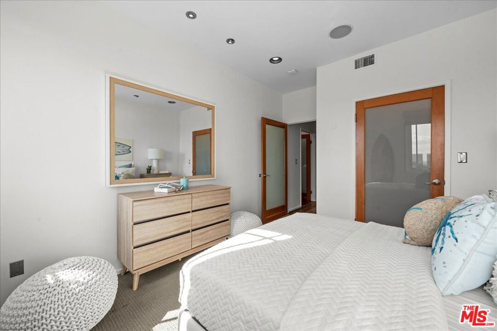 123 Richmond Street Property Photo 34
