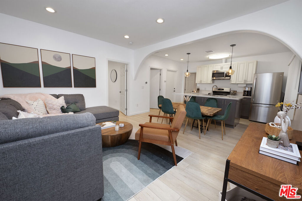 2711 Wabash Avenue Property Photo 1