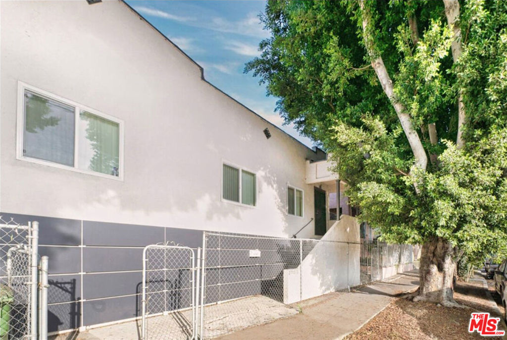 2711 Wabash Avenue Property Photo 2