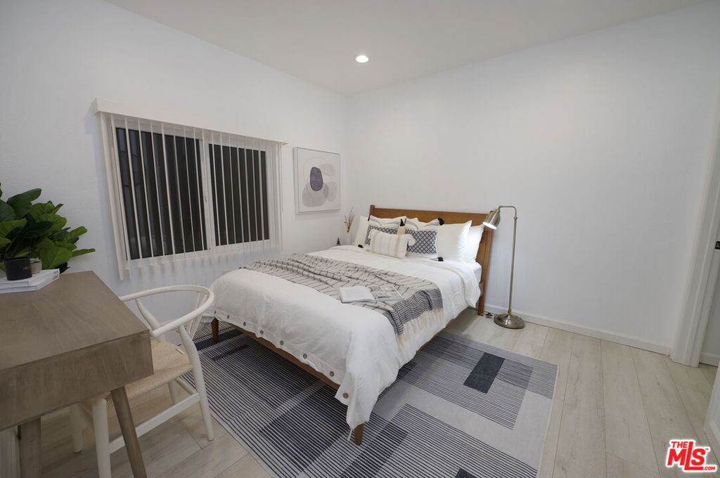 2711 Wabash Avenue Property Photo 7