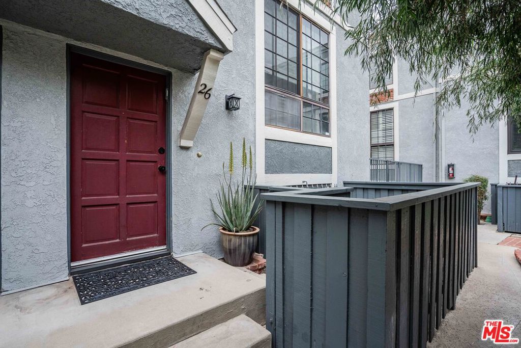 18100 Burbank Boulevard 26 Property Photo 1