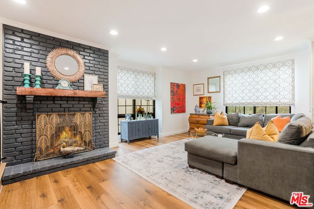 18100 Burbank Boulevard 26 Property Photo 2