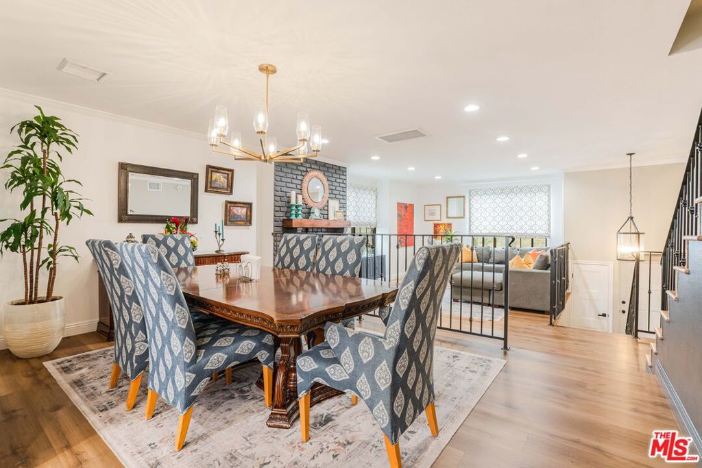18100 Burbank Boulevard 26 Property Photo 4