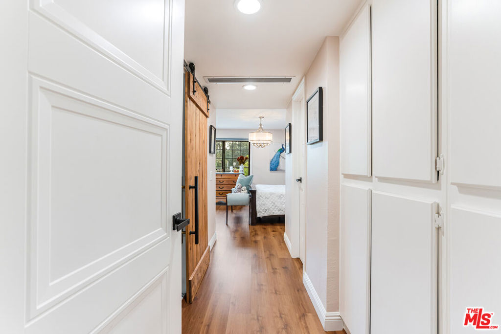 18100 Burbank Boulevard 26 Property Photo 15