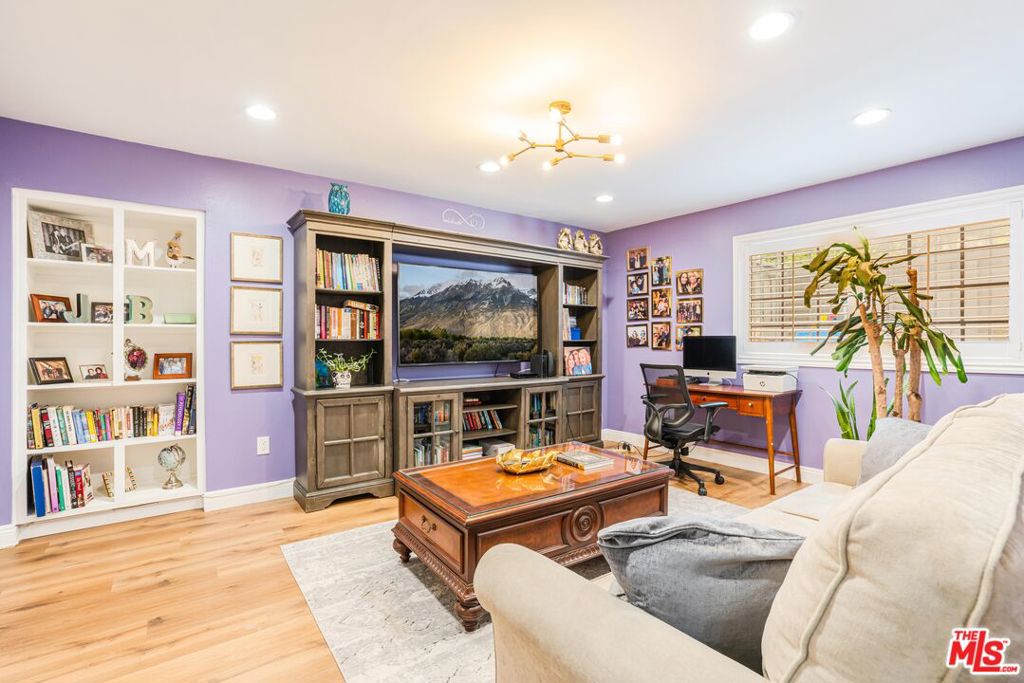 18100 Burbank Boulevard 26 Property Photo 24