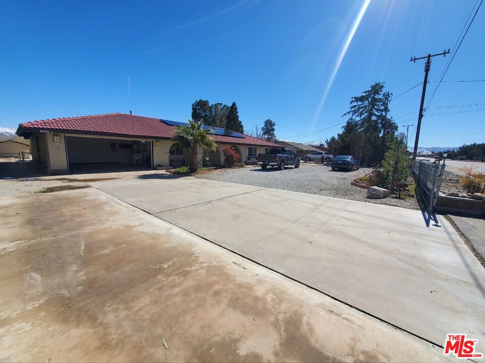 7215 Lyons Avenue Property Photo 2
