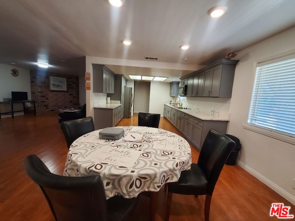 7215 Lyons Avenue Property Photo 9