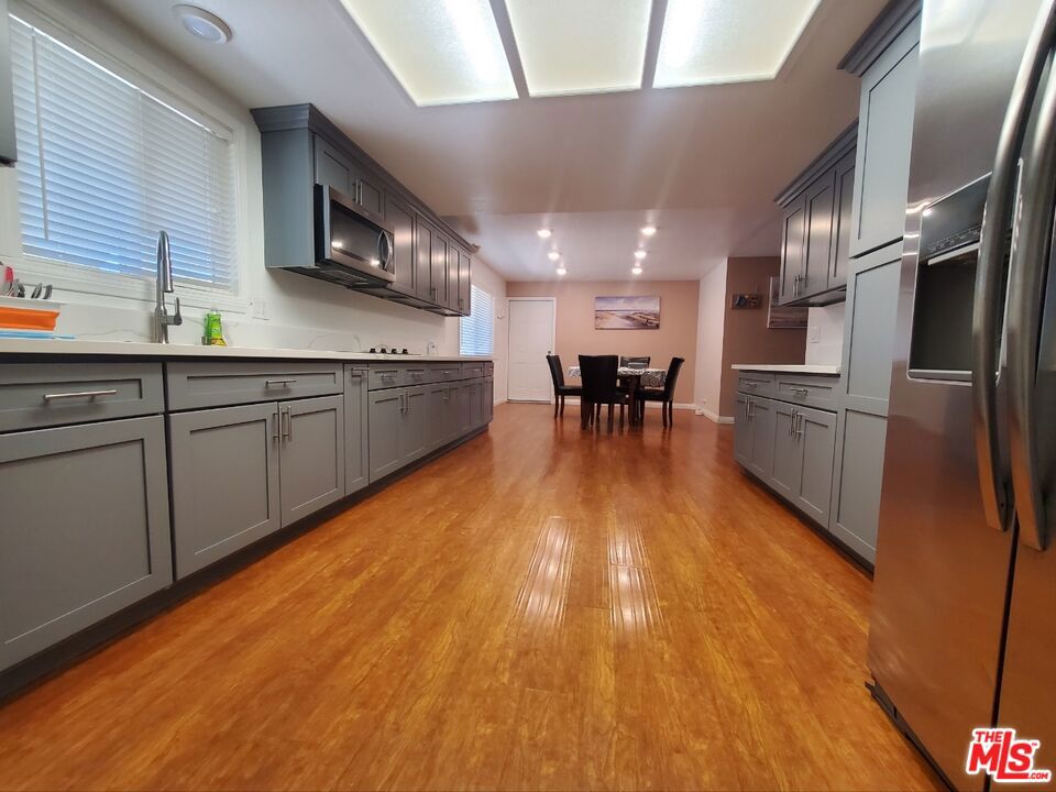 7215 Lyons Avenue Property Photo 10