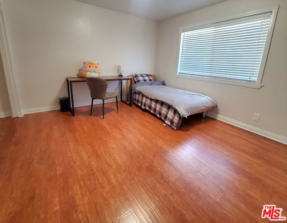 7215 Lyons Avenue Property Photo 16