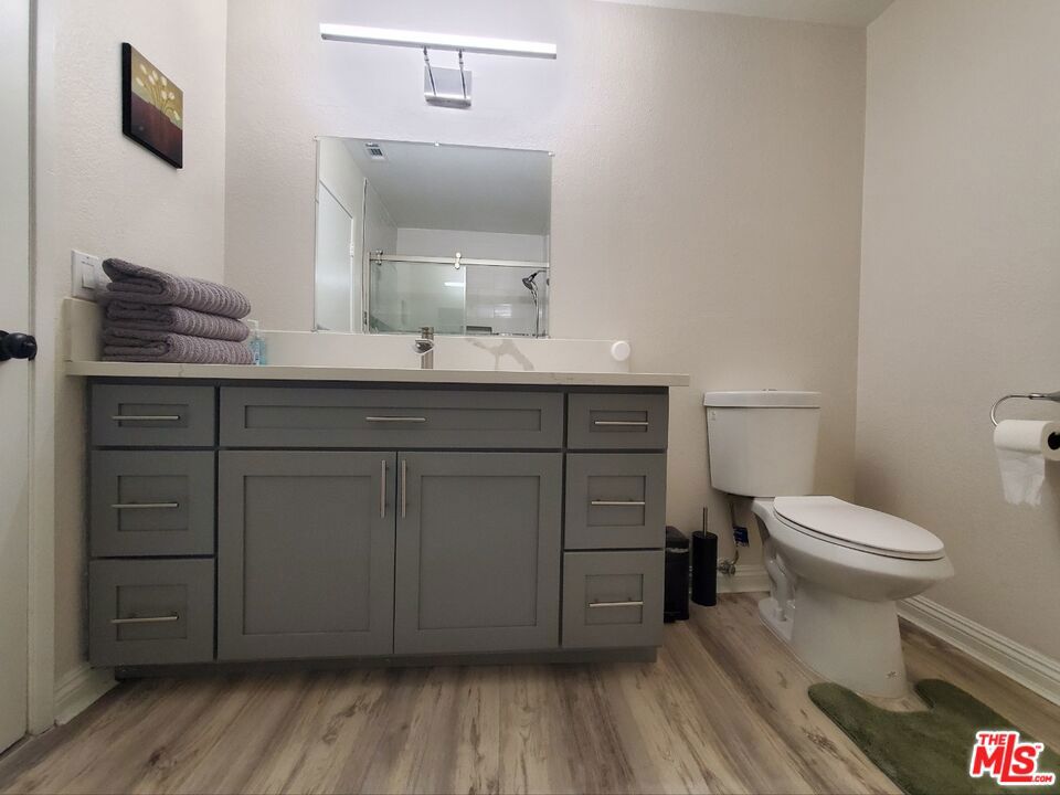 7215 Lyons Avenue Property Photo 18
