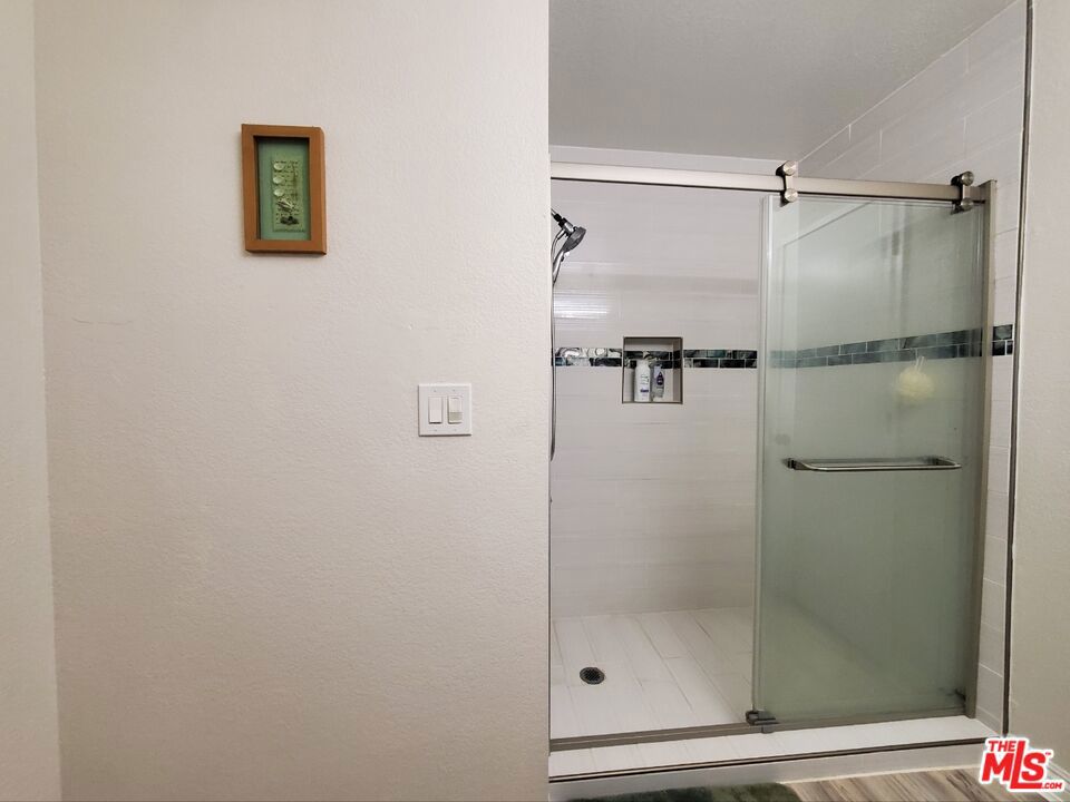 7215 Lyons Avenue Property Photo 19