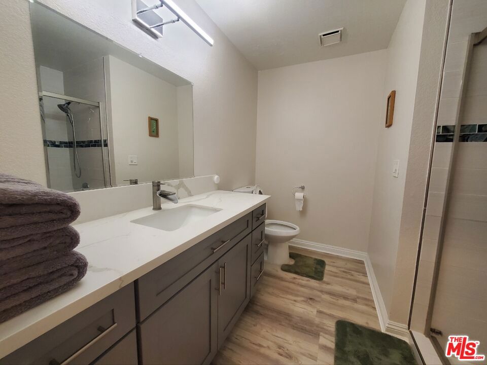 7215 Lyons Avenue Property Photo 20