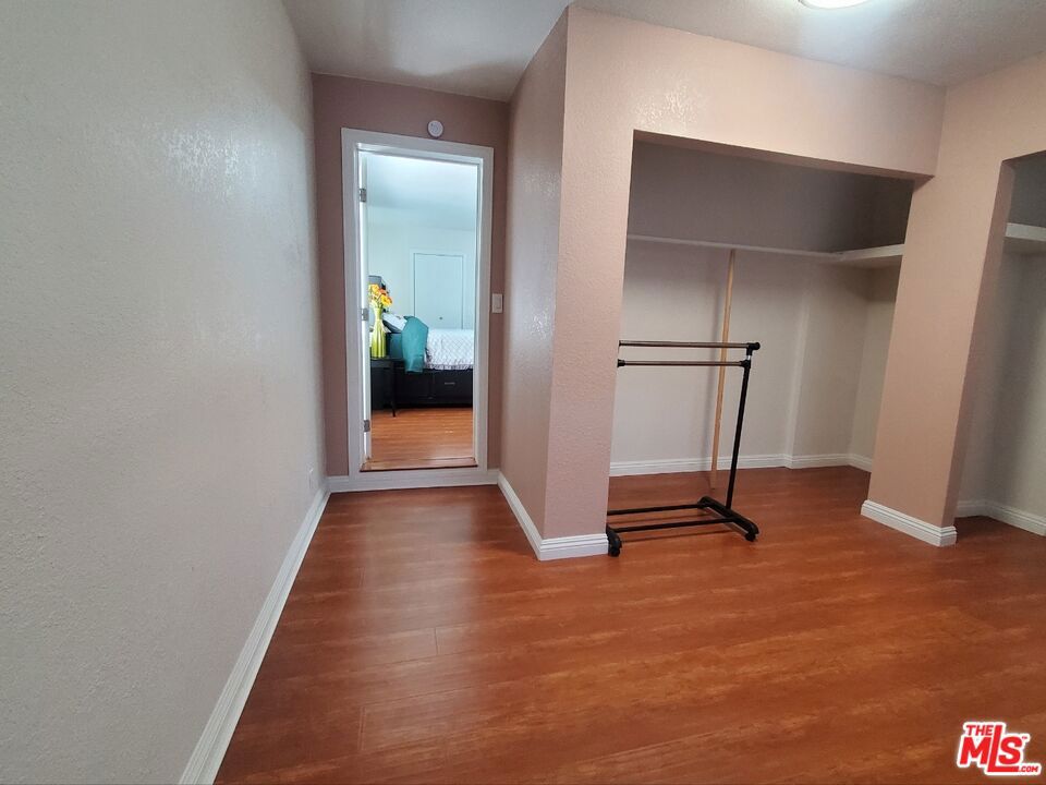 7215 Lyons Avenue Property Photo 23