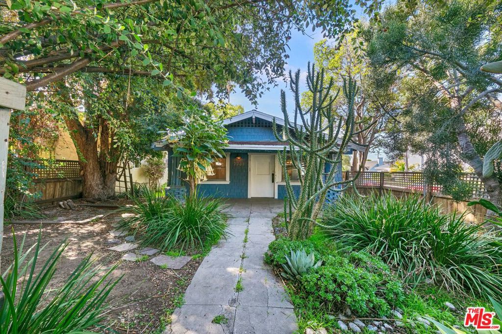 7740 Hampton Avenue Property Photo 1