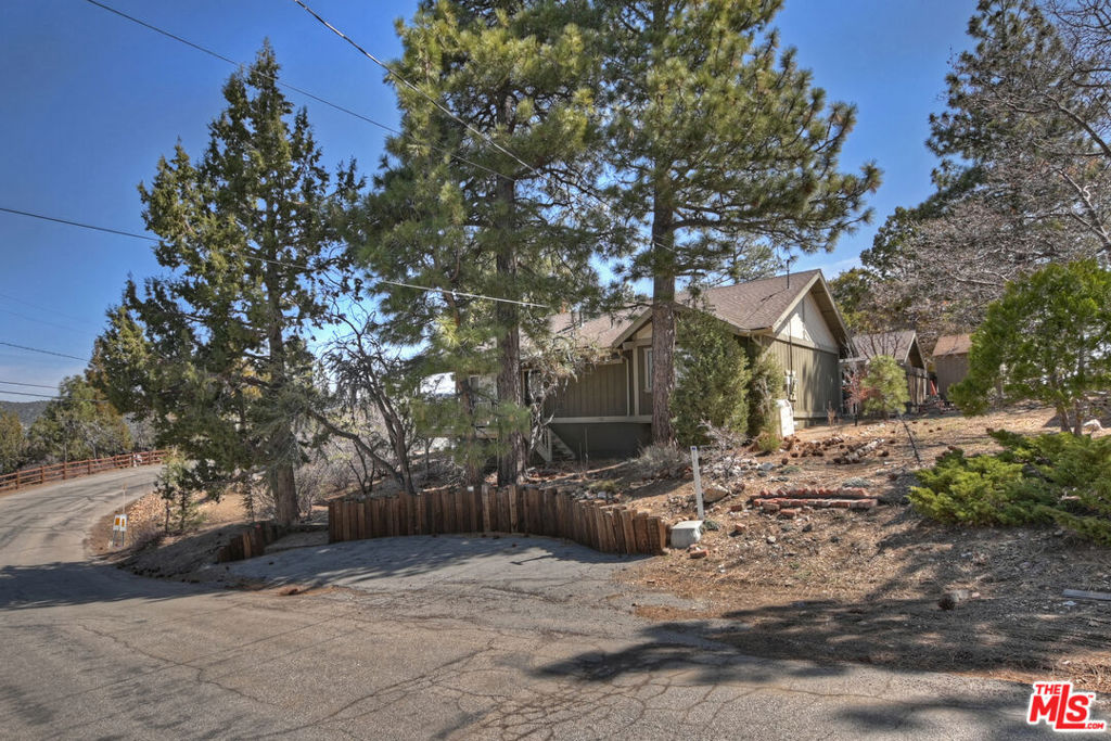 779 Villa Grove Avenue Property Photo 1