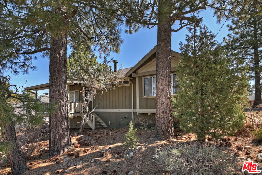 779 Villa Grove Avenue Property Photo 2