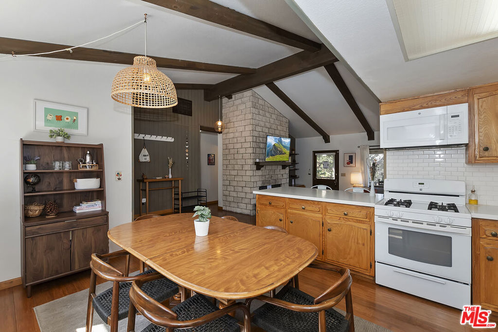 779 Villa Grove Avenue Property Photo 13