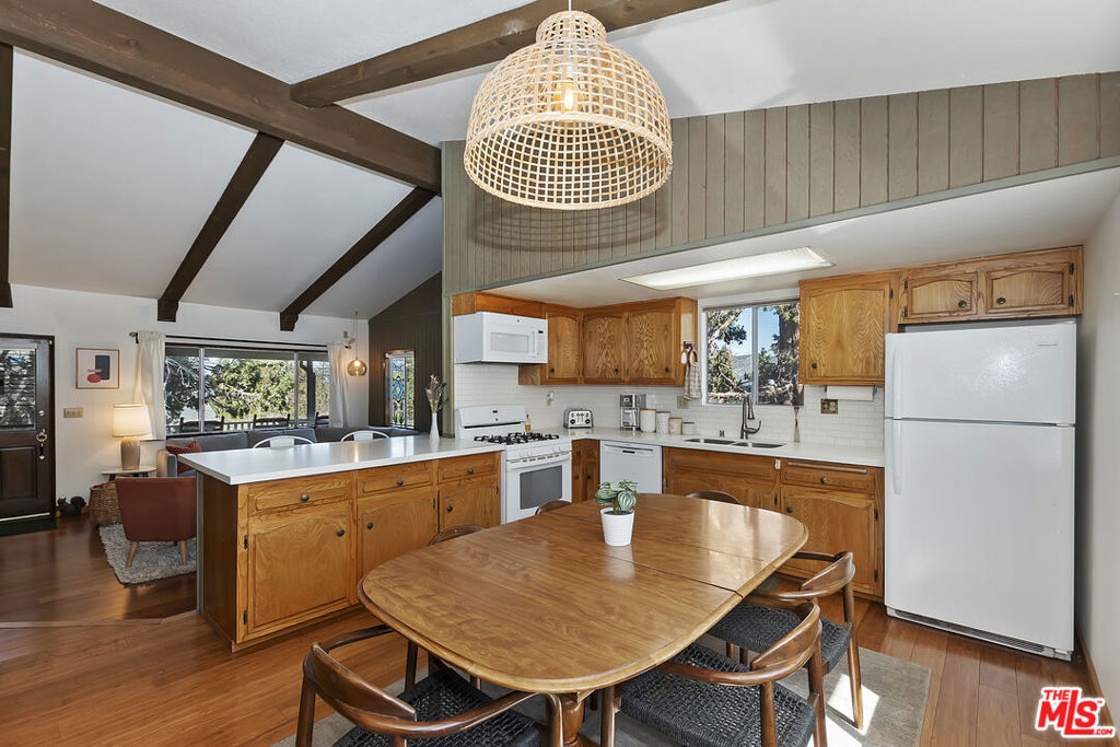 779 Villa Grove Avenue Property Photo 14