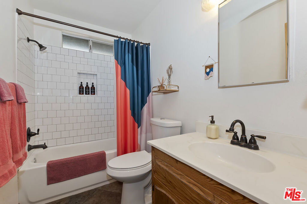 779 Villa Grove Avenue Property Photo 21