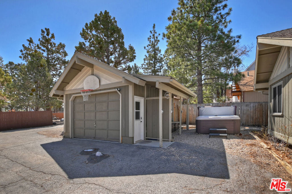 779 Villa Grove Avenue Property Photo 28