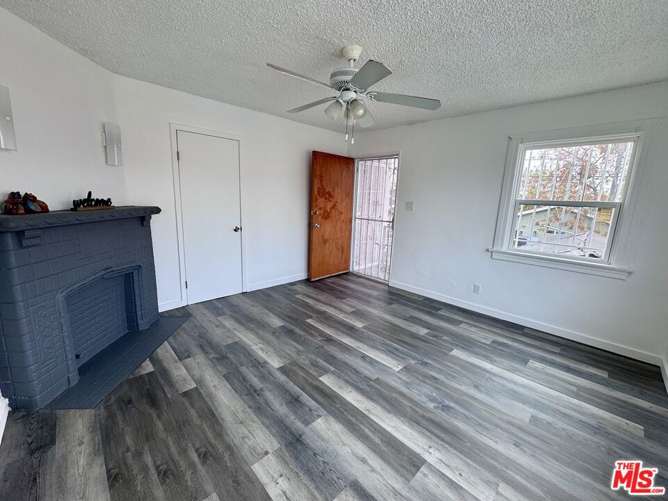 858 W 88th Street Property Photo 1